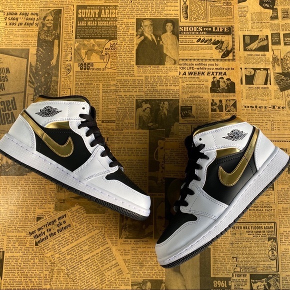 Air Jordan 1 Mid “White Gold” 554725 190